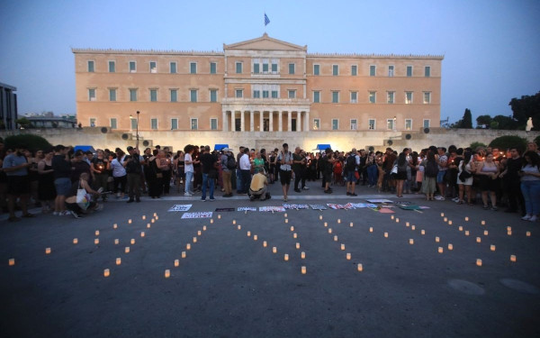 Οργή και στην πλατεία Συντάγματος για τη δολοφονία της τρανς Άννας (φωτ.)