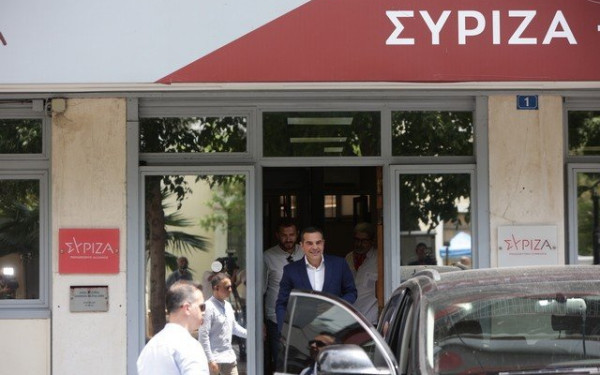 Ένας από τους πιο στενούς συνεργάτες του Αλέξη απαντά στο: «Τι λέει ο Τσίπρας;»