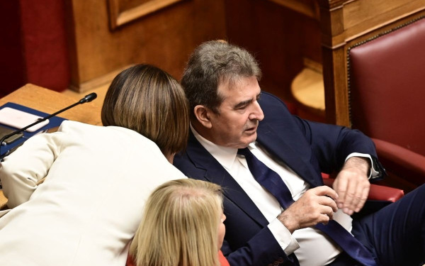 Δριμεία κριτική από ΣΥΡΙΖΑ, ΠΑΣΟΚ-ΚΙΝΑΛ και Πλεύση Ελευθερίας στον Μ. Χρυσοχοΐδη για τις εξαγγελίες για την Υγεία