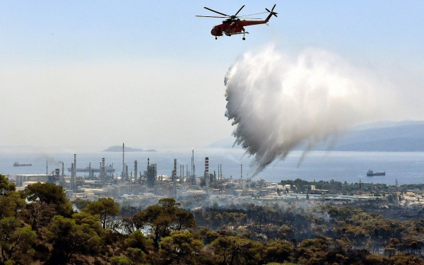 Στο πλευρό της πυροσβεστικής οι Ένοπλες Δυνάμεις