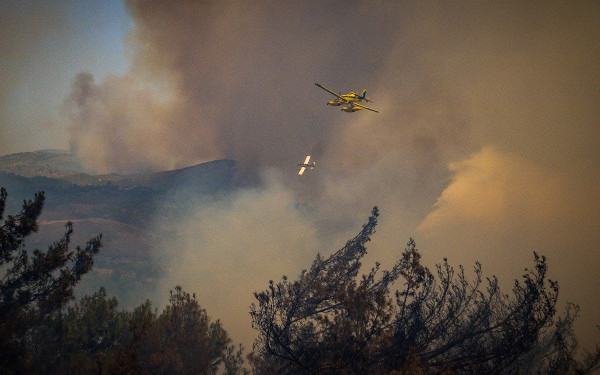 Ρόδος: Χωρίς τέλος ο εφιάλτης - Kάηκαν σπίτια στον Ασκληπειό - Νέες εκκενώσεις (βίντεο, φωτ.)