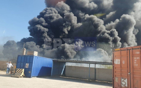 Ασπρόπυργος: Βελτιωμένη εικόνα στη φωτιά στην επιχείρηση ανταλλακτικών