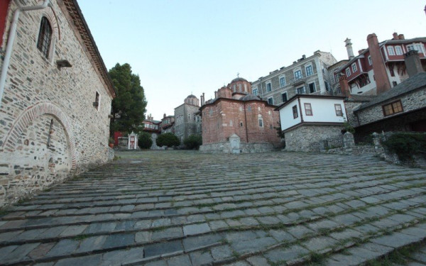 Άγιο Όρος: Στις 25 Σεπτεμβρίου εγκαινιάζεται το σούπερ-μάρκετ της ΑΒ-Βασιλόπουλος