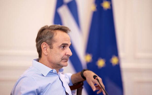 Φυγή προς τα εμπρός με την οικονομία και με βαλκανικό δείπνο