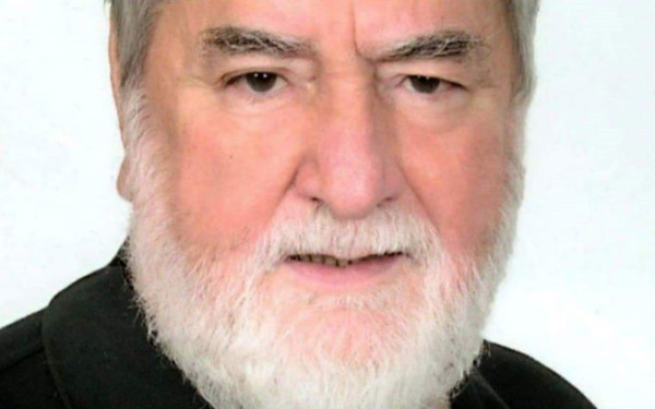 Πέθανε ο στιχουργός, ηθοποιός και συγγραφέας Κώστας Μπιλίρης