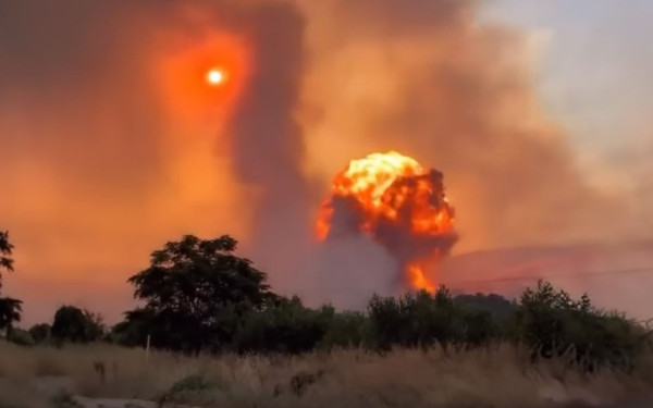 Νέα Αγχίαλος: Η έκρηξη στις αποθήκες πυρομαχικών από τη φωτιά προκάλεσαν σεισμό 1 R