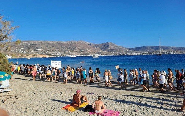 Το «κίνημα της πετσέτας» φέρνει νέο πλαίσιο εμπορικής αξιοποίησης παραλιών