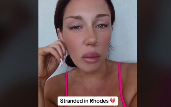 Ρόδος: Συγκλονίζει Βρετανίδα τουρίστρια - «Γλιτώσαμε από τον θάνατο χάρη σε έναν Έλληνα ήρωα» (βίντεο)