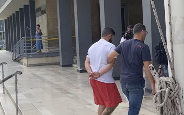 Θεσσαλονίκη: «Το χτύπημα του διανομέα ήταν πολύ δυνατό - Ήταν εγκεφαλικά νεκρός όταν τον βρήκαμε» λέει συγγενής του 50χρονου (βίντεο)