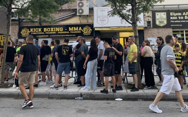 Άρης - Ντιναμό Κιέβου: Πολύς κόσμος και αυστηρά μέτρα ασφαλείας στο «Κλ. Βικελίδης» -  Με Μοντόγια η ενδεκάδα