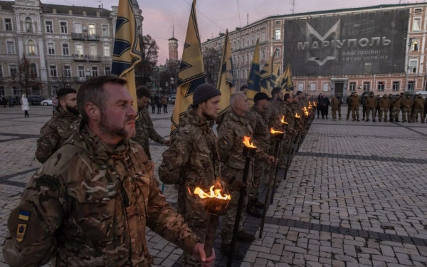 Η Ουκρανία αναβάθμισε το φασιστικό τάγμα Αζόφ σε ταξιαρχία και την έστειλε στα ανατολικά