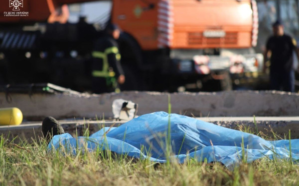 Ουκρανία: Νεκροί 3 εργαζόμενοι σε σουηδικό εργοστάσιο μετά από ρωσική επίθεση (βίντεο & φωτ.)