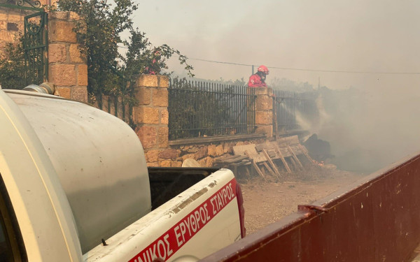 Φωτιά στην Αλεξανδρούπολη: Δεύτερη νύχτα αγωνίας - Μάχη εκατοντάδων πυροσβεστών στα πύρινα μέτωπα