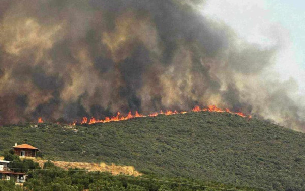 Οι καπνοί από τις φωτιές σκεπάζουν την Ελλάδα - Αποκαλυπτική εικόνα από το Διαστημικό σταθμό (βίντεο)