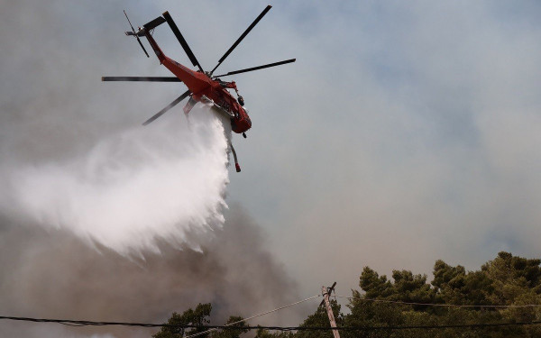 Πυρκαγιά στον Φενεό: Εκκενώνονται οι περιοχές Καρτέρι και Δροσοπηγή Κορινθίας