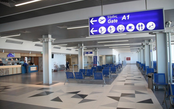 Καμπανάκι για 14 ελληνικά αεροδρόμια και το σύνολο των αεροπορικών εταιρειών: Δεν έχουν πιστοποίηση, τονίζει η Κομισιόν