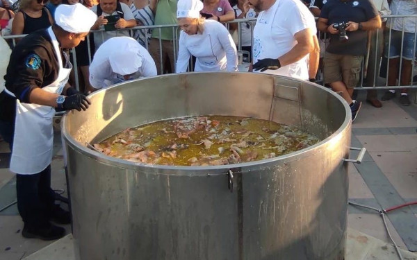 Σητεία: Στα ρεκόρ Γκίνες για τη μεγαλύτερη κακαβιά του κόσμου (φωτ.)