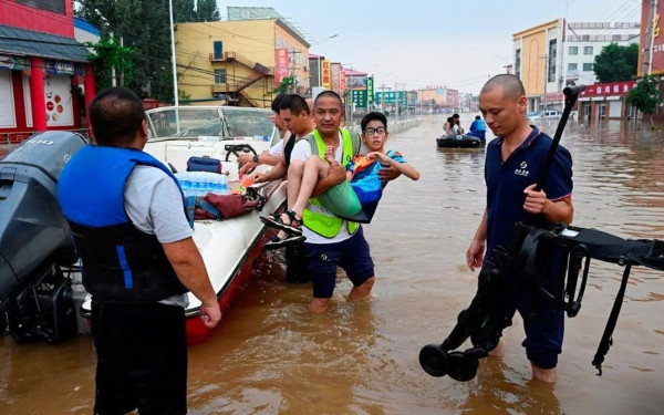 Φονικές πλημμύρες στην Κίνα: Στους 29 οι νεκροί στη Χεμπέι - 16 οι αγνοούμενοι (βίντεο)