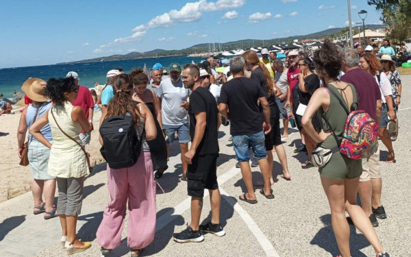 Νικήτη Χαλκιδικής: Το κίνημα της πετσέτας έβγαλε το δήμαρχο στις παραλίες