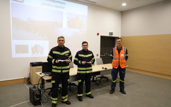 «Η φετινή ήταν η πιο δύσκολη χρονιά»: Ρουμάνοι πυροσβέστες που ήρθαν στην Ελλάδα εξηγούν γιατί