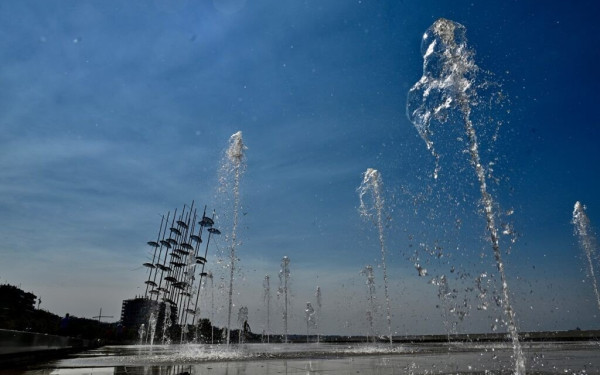 Θεσσαλονίκη: Σε δοκιμαστική λειτουργία τα σιντριβάνια στις «Ομπρέλες» - Δείτε φωτογραφίες 