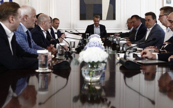 Ολοκληρώθηκε η ευρεία σύσκεψη για την οπαδική βία - Είχε προηγηθεί η συνάντηση Μητσοτάκη και Τσέφεριν στο Μέγαρο Μαξίμου