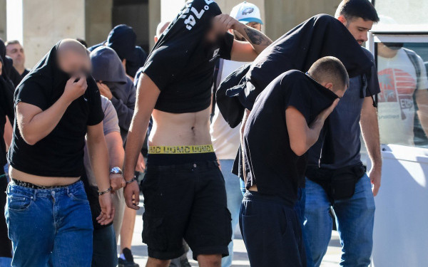 Νέα Φιλαδέλφεια: Προφυλακίζονται άλλοι 40 χούλιγκαν για τη δολοφονία του Μιχάλη - Συνολικά 70 άτομα στη φυλακή (βίντεο)