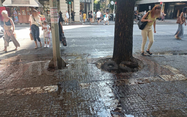 To κέντρο της Θεσσαλονίκης βούλιαξε στα λασπόνερα - Εικόνες ντροπής στην Τσιμισκή