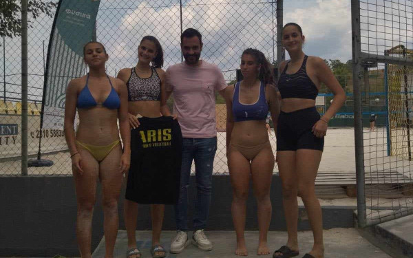 Τουρνουά μπιτς βόλεϊ στη μνήμη του Άλκη Καμπανού (φωτ.)