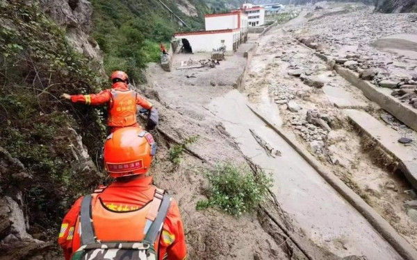 Κίνα: Τουλάχιστον τέσσερις νεκροί και δεκάδες αγνοούμενοι από τις σφοδρές βροχοπτώσεις