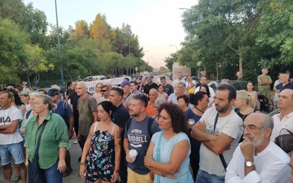 Προσαγωγές του πρώην δημάρχου Αλεξανδρούπολης και πολιτών για διαμαρτυρία στο άλσος κολυμβητηρίου (βίντεο, φωτ.)