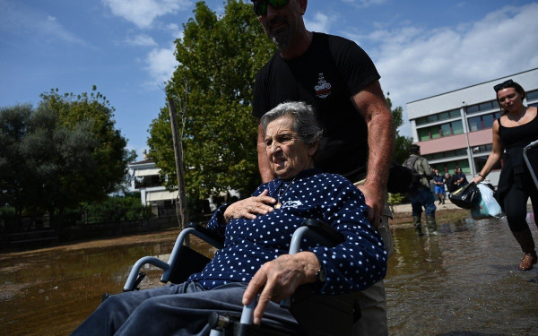 Πληροφορίες για αγνοούμενους στη Μεταμόρφωση Καρδίτσας - Επιχείρηση διάσωσης (βίντεο)