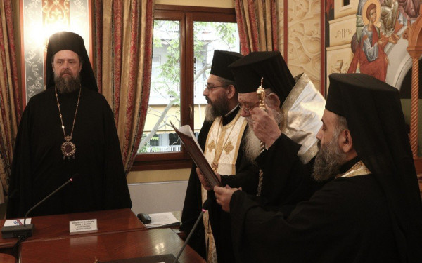 Μητροπολίτες για τις νέες ταυτότητες: Ευθύνη και αρμοδιότητα της πολιτείας, όχι θεολογικό θέμα