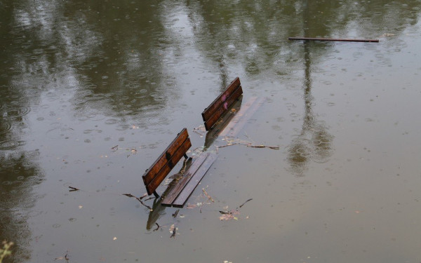 Κάστρο Λάρισας: Η Πυροσβεστική παραδίδει φάρμακα με drone σε πολίτες (βίντεο)