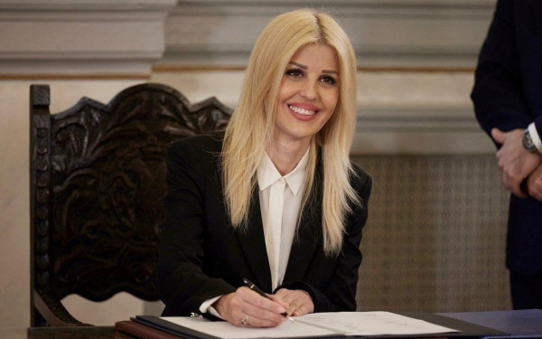 Ελ. Ράπτη: Αυξάνονται οι διεθνείς αφίξεις στο αεροδρόμιο «Μακεδονία» - Νωρίτερα φέτος η σεζόν για την κρουαζιέρα στη Θεσσαλονίκη (φωτ.)