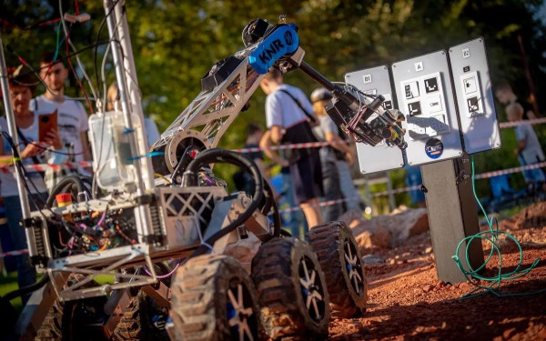 Με ελληνική συμμετοχή ο ευρωπαϊκός τελικός ρομποτικής με μια αποστολή στον Άρη