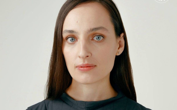 Εξόριστη Ρωσίδα δημοσιογράφος μιλάει για το πώς δηλητηριάστηκε σε τρένο ενώ έφευγε από τη Ρωσία (βίντεο)