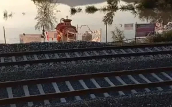 Στα Τέμπη η μία τραγωδία συνάντησε την άλλη - Τα νερά του Πηνειού στο μνημείο των 57 αδικοχαμένων ψυχών (φωτ.)