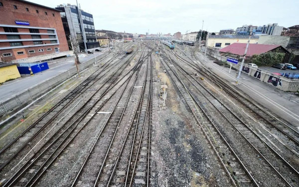 Ιταλία: Πέντε εργαζόμενοι των σιδηροδρόμων σκοτώθηκαν σε δυστύχημα με τρένο στο Τορίνο