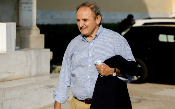 Πυρά Τζουμάκα για Κασσελάκη: «Έκφραση της παρακμής και του εκφυλισμού της πολιτικής - Γελάει η κοινωνία» (βίντεο)