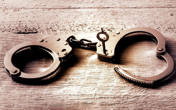 Θεσσαλονίκη: Σύλληψη 46χρονου στη Θέρμη για παράνομη διάθεση βεγγαλικών