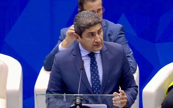 Παρεκκλίσεις για τους μελισσοκόμους που επλήγησαν από τις φυσικές καταστροφές του 2023 ανακοίνωσε το ΥΠΑΑΤ