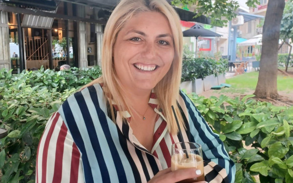 Πρωινός καφές με τη Μελίνα Δερμεντζοπούλου