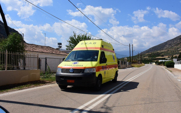 Ηλεία: Καγκελόπορτα καταπλάκωσε και τραυμάτισε σοβαρά στο κεφάλι 4χρονο παιδί