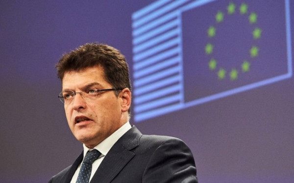 ΕΕ: Με λόγια Έλληνα πυρόπληκτου ξεκίνησε την ομιλία του στο Στρασβούργο ο Επίτροπος Λέναρσιτς