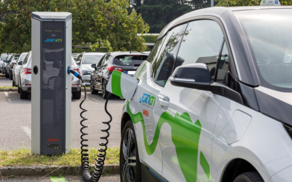 Ηλεκτρικά αυτοκίνητα: Θα μπορούν να εξοικονομούν έως και 52% στους λογαριασμούς ρεύματος