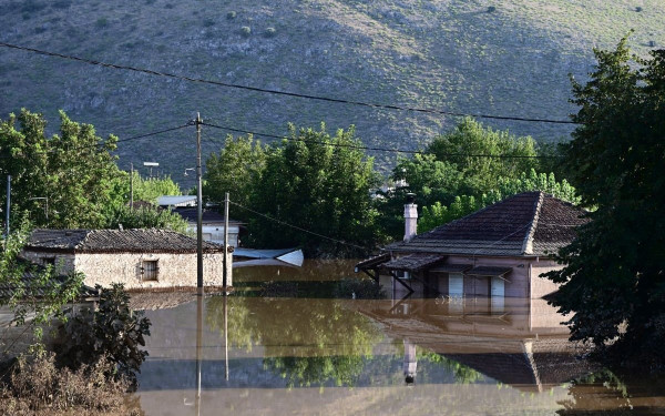 Θεσσαλία: Προσπαθούν να επιστρέψουν στην κανονικότητα οι κάτοικοι σε Τρίκαλα και Καρδίτσα