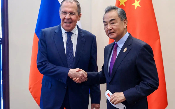 «Παρόμοιες» οι θέσεις Ρωσίας και Κίνας για ΗΠΑ και Ουκρανία