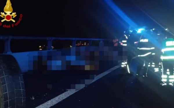 Ιταλία: Δύο νεκροί και 25 τραυματίες από τροχαίο με ανατροπή λεωφορείου που μετέφερε μετανάστες από την Λαμπεντούζα