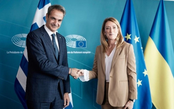 Live: Η συζήτηση του Κυριάκου Μητσοτάκη με τη Ρομπέρτα Μέτσολα στο συνέδριο του Economist